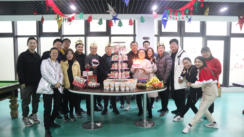 缤纷平安夜，欢乐圣诞节 | 海洋之神HY590举办第四季度员工集体生日会