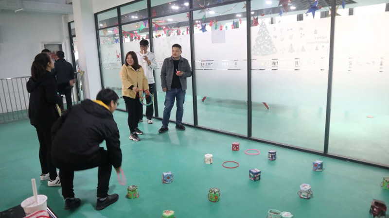 缤纷平安夜，欢乐圣诞节 | 海洋之神HY590举办第四季度员工集体生日会