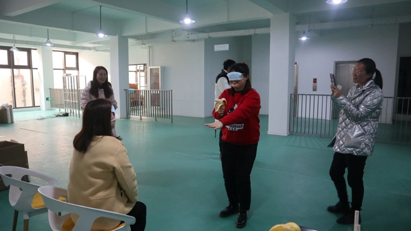 缤纷平安夜，欢乐圣诞节 | 海洋之神HY590举办第四季度员工集体生日会