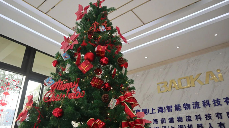 缤纷平安夜，欢乐圣诞节 | 海洋之神HY590举办第四季度员工集体生日会