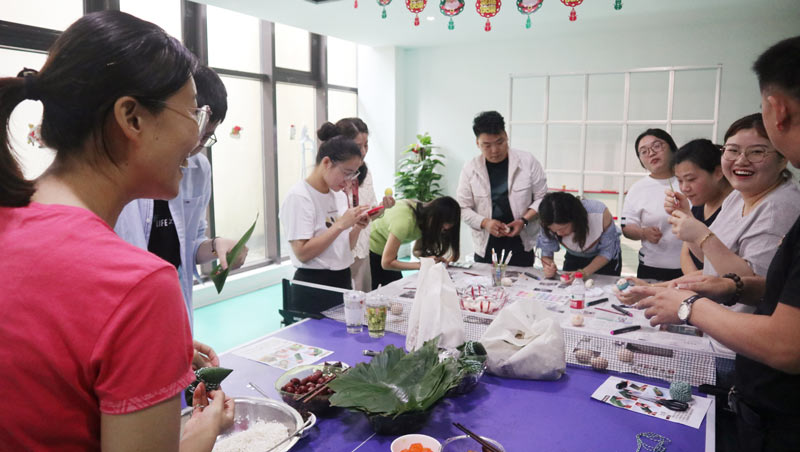 品粽香滋味，绘多彩生活 | 海洋之神HY590举办“包粽子 · 绘彩蛋 · 迎端午”主题活动