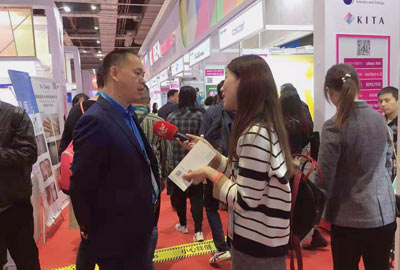 ＂合作、创新、共享＂话进博一一海洋之神HY590董事长邢志文参观进博并接受SMG记者采访