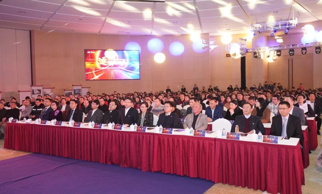 喜讯 | 海洋之神HY590荣获“闵行区内资企业总部”称号和“创新活力奖”荣誉表彰