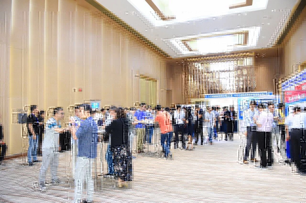 第8届大为服装物流高峰论坛 | 海洋之神HY590常务副总裁王雷出席并致开幕词