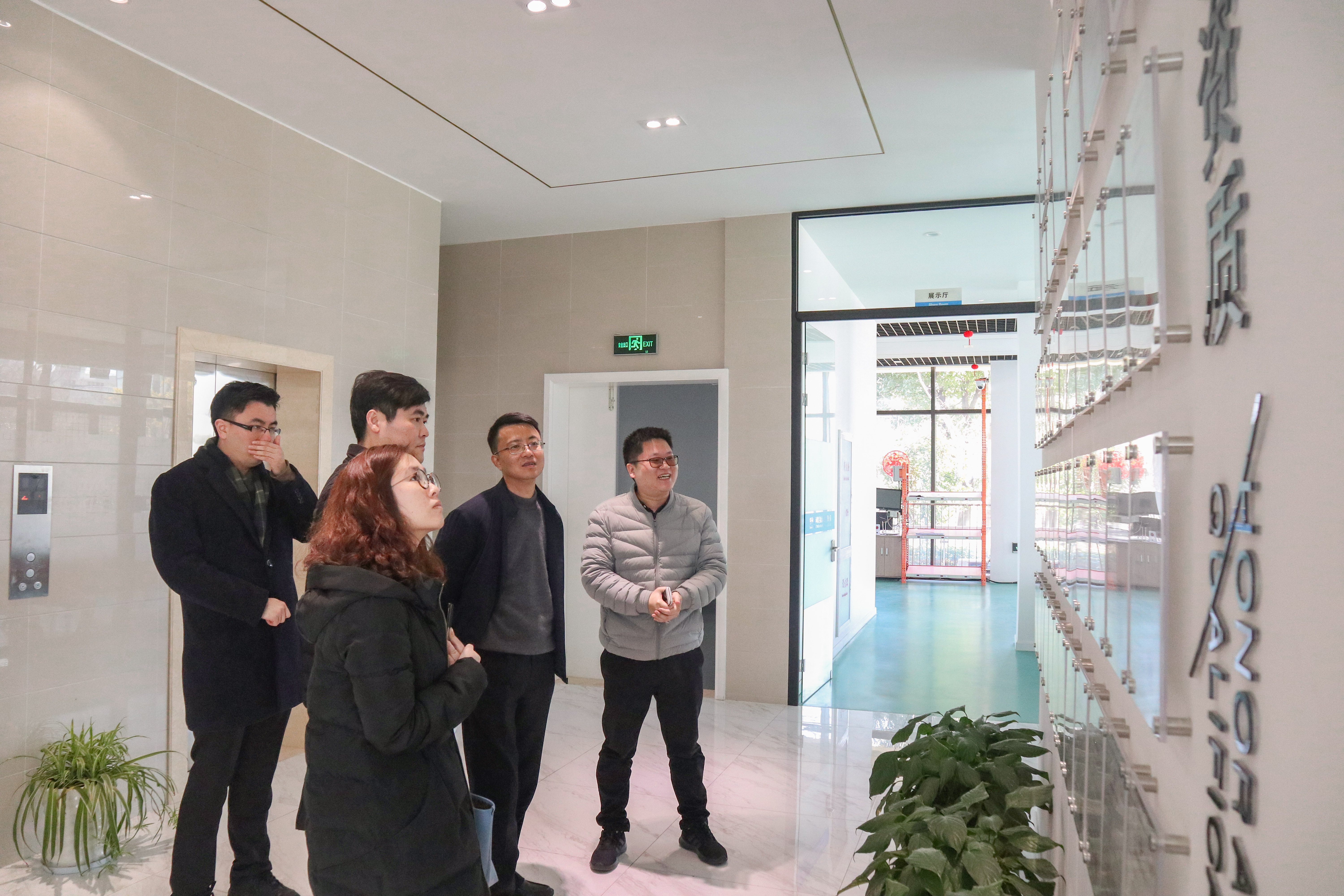 新闻 | 昆山市淀山湖镇领导一行莅临海洋之神HY590参观考察