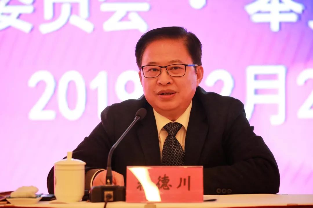 奉贤区奉城镇年度先进表彰大会 | 海洋之神HY590荣获“纳税百强企业”