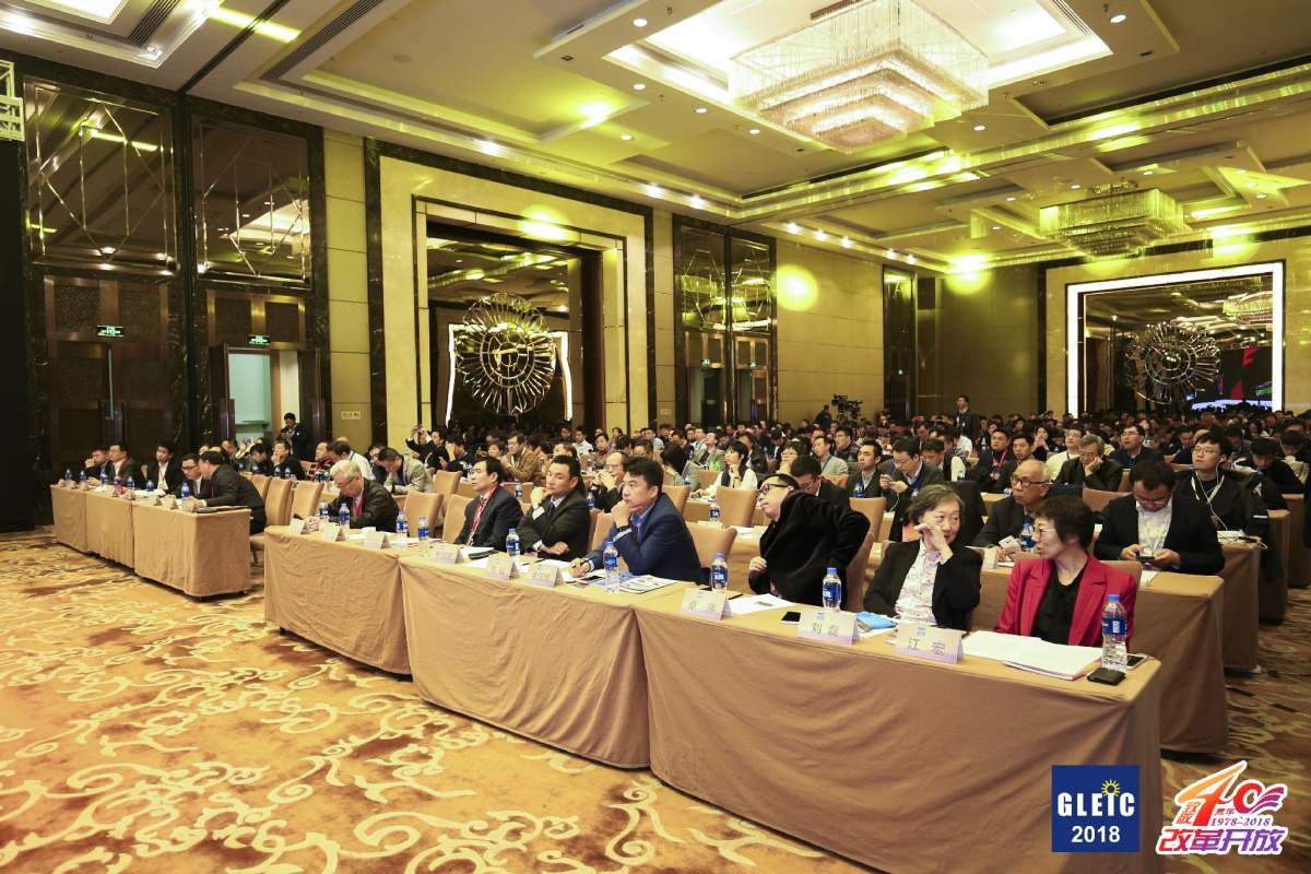 喜讯 | 海洋之神HY590荣获“2018『致敬改革开放40年』物流装备产业领先品牌”