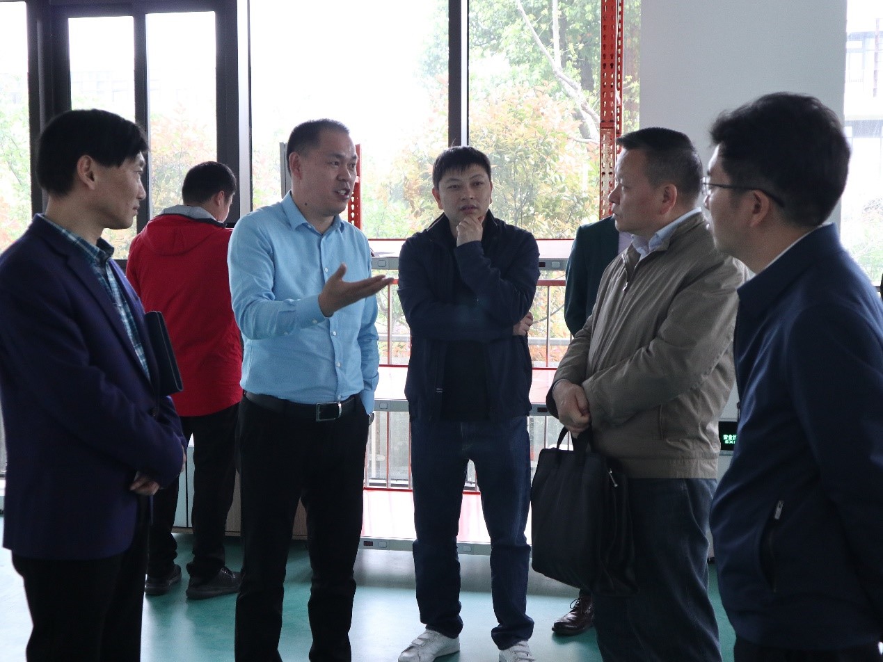 新闻 | 云南省委办公厅、闵行区委办公室、闵行区吴泾镇党委领导莅临上海海洋之神HY590考察调研