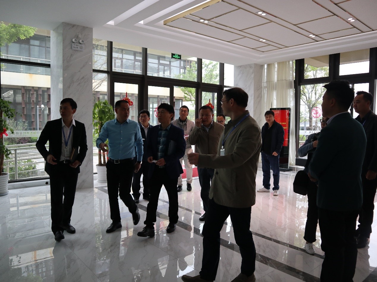 新闻 | 云南省委办公厅、闵行区委办公室、闵行区吴泾镇党委领导莅临上海海洋之神HY590考察调研