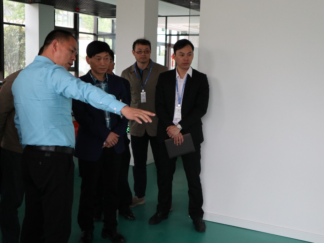 新闻 | 云南省委办公厅、闵行区委办公室、闵行区吴泾镇党委领导莅临上海海洋之神HY590考察调研