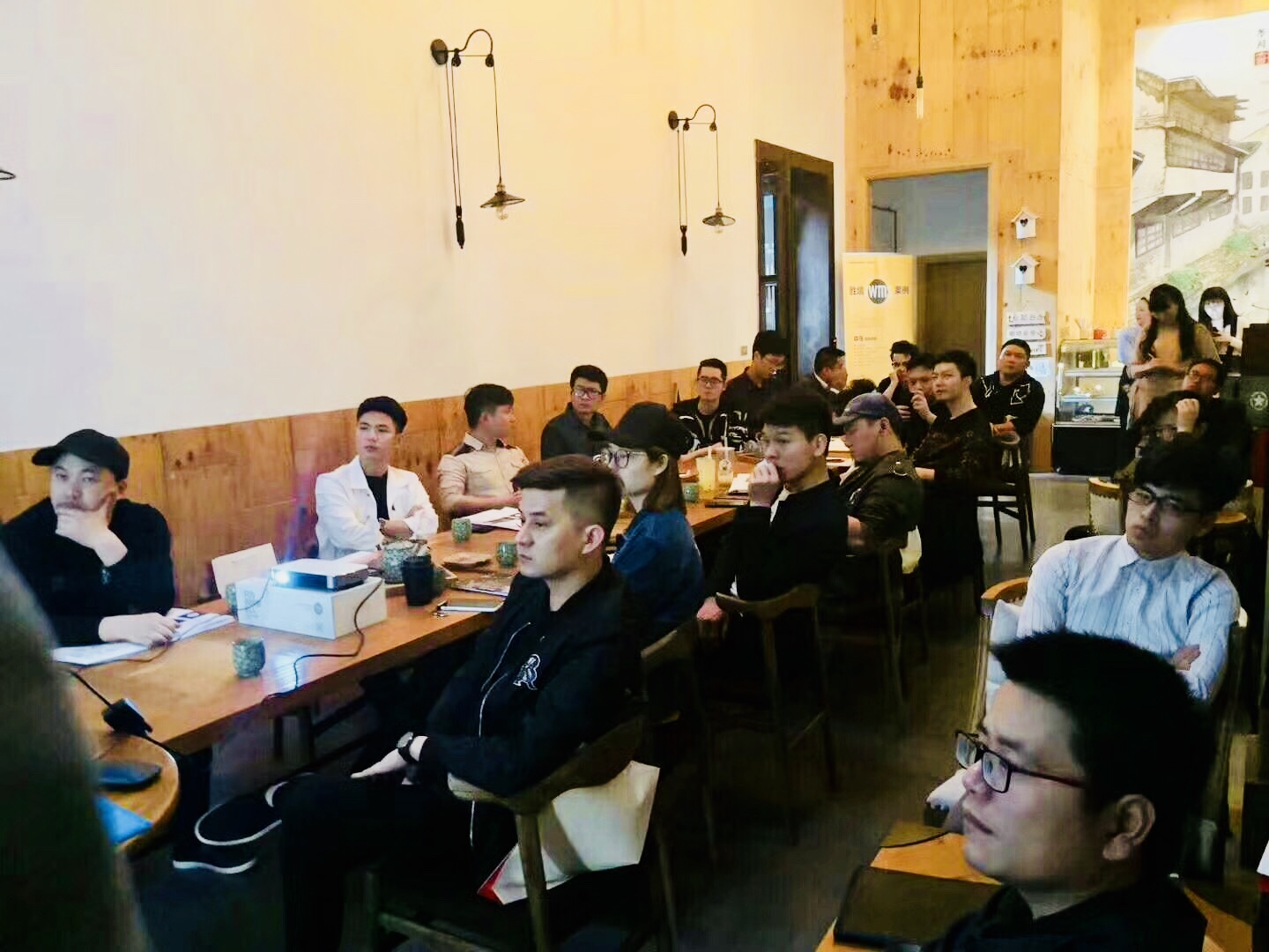 新闻 | 海洋之神HY590执行副总裁王雷受邀出席“智能仓储智慧物流·提升新零售竞争力”主题分享会