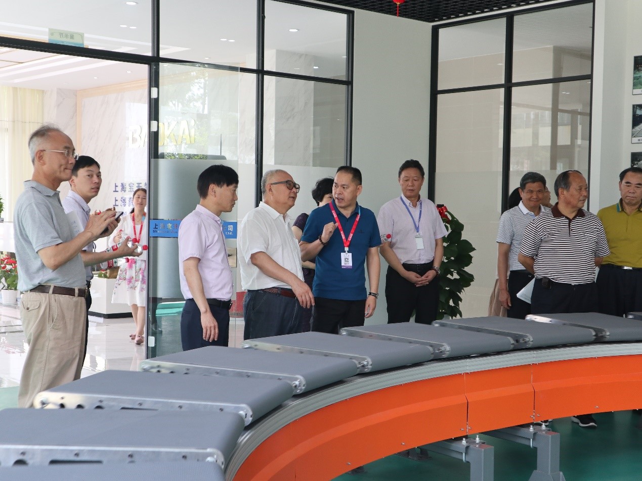 新闻 | 无锡市原政协领导、吴泾镇党委领导一行莅临海洋之神HY590参观考察