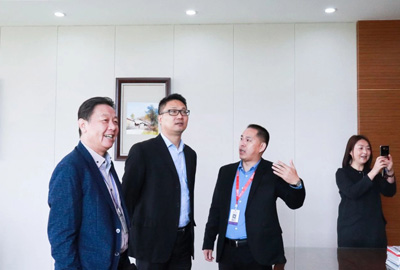 快讯 | 热烈欢迎吴泾镇领导莅临海洋之神HY590指导工作！