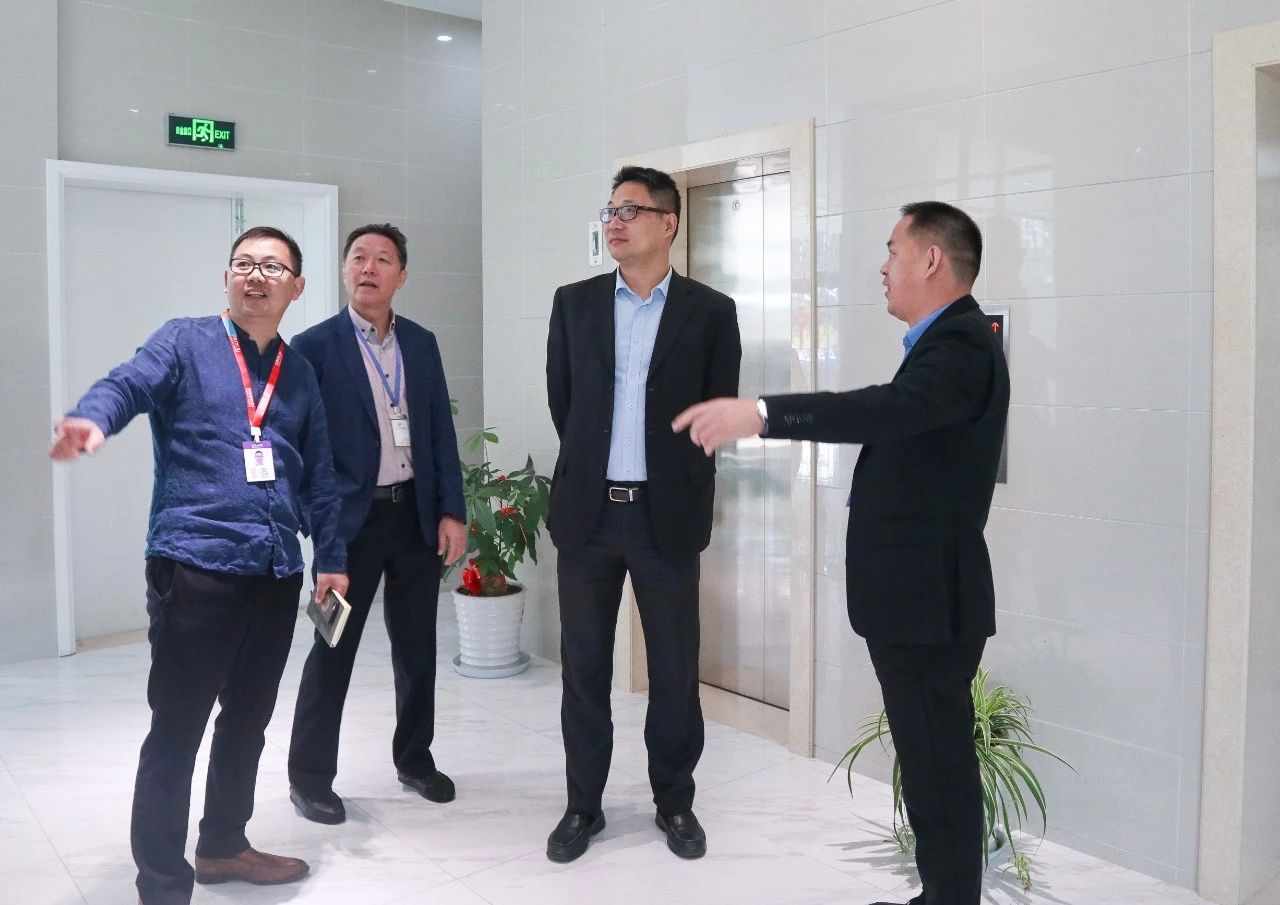 快讯 | 热烈欢迎吴泾镇领导莅临海洋之神HY590指导工作！