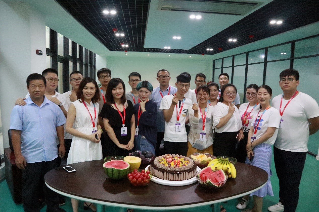 八月未央，欢聚一夏 | 海洋之神HY590集体生日会：共享欢乐时刻