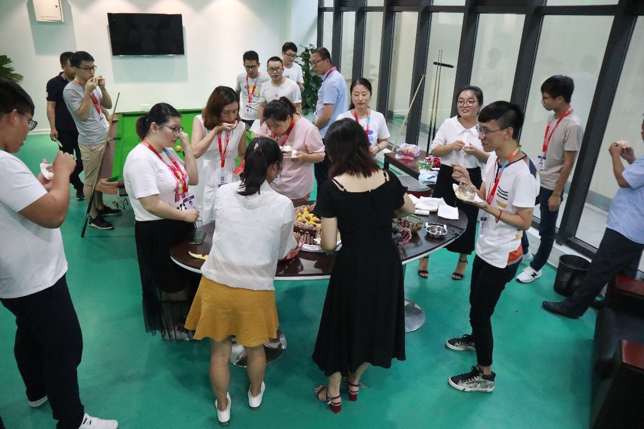 八月未央，欢聚一夏 | 海洋之神HY590集体生日会：共享欢乐时刻