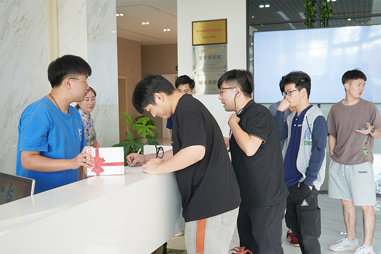 月圆中秋 · 集体庆生 | 温馨九月,迎佳节,贺生辰,共团圆!